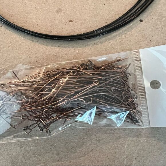 Over 10 Bundles of Jewelry Making Supplies - Picture 5 of 12